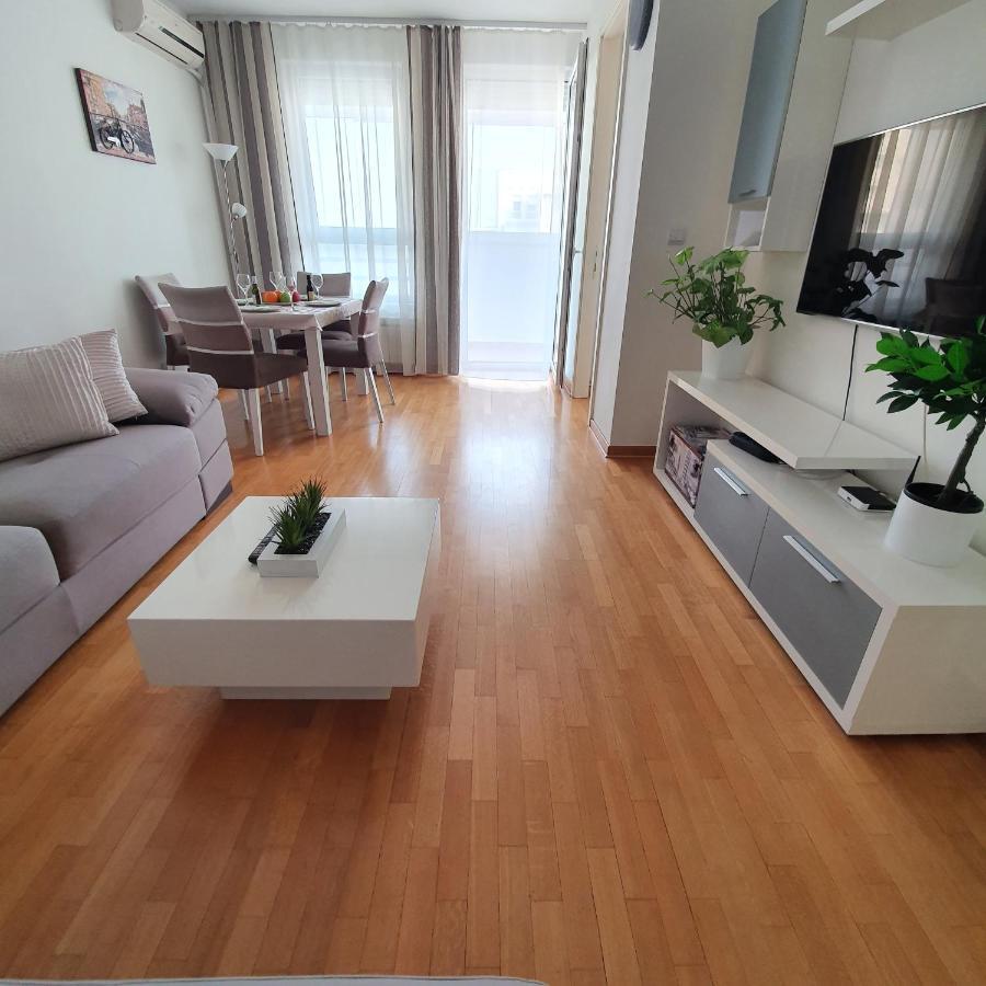 Royal Apartment Belvill เบลเกรด ภายนอก รูปภาพ